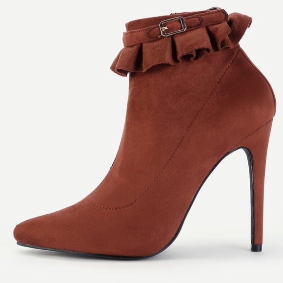 🆕Brown suede ruffle cuff bootie heels - Picture 1 of 4